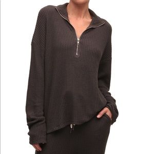 N:Philanthropy orly pull over top